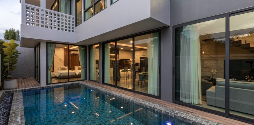 4 bedrooms Villa in Phuket, Thailand No. 98459