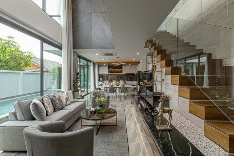 4 bedrooms Villa in Phuket, Thailand No. 98459 10