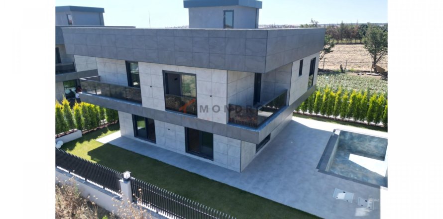 4 dormitorios Villa en Silivri, Turkey No. 116328