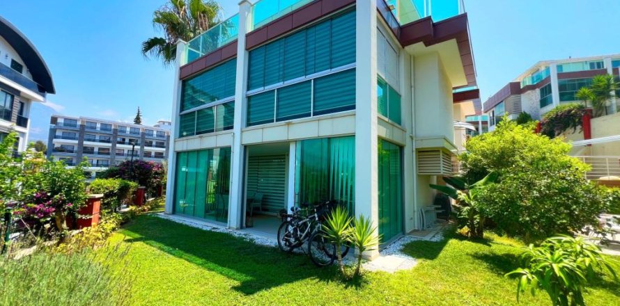 5 rooms Appartement à Lien Chieu, Vietnam No. 110111