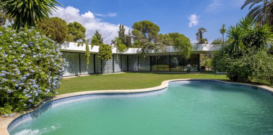 4 bedrooms House in Barcelona, Spain No. 26566