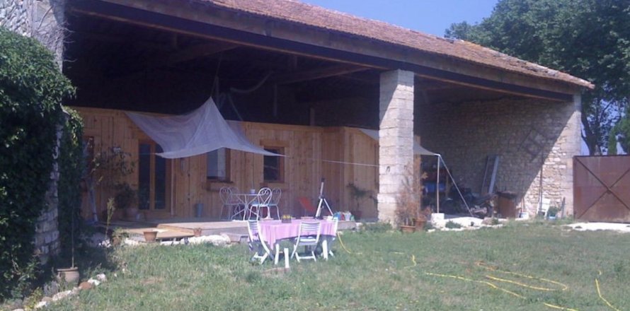 5 bedrooms Villa in Arpaillargues-et-Aureillac, France No. 69484