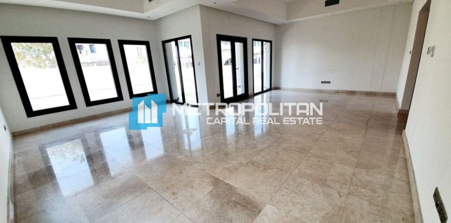 5 dormitorios Villa en Abu Dhabi, UAE No. 117436