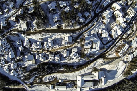 3 bedrooms Apartment in Courchevel, France No. 99729 1