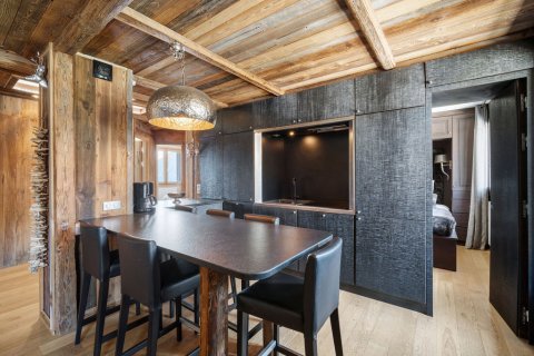 3 bedrooms Apartment in Courchevel, France No. 99729 4