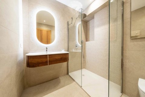 3 dormitorios Apartment en Cannes, France No. 69681 12