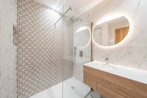 3 dormitorios Apartment en Cannes, France No. 69681 10