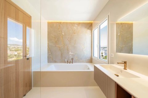 3 dormitorios Apartment en Cannes, France No. 69681 8