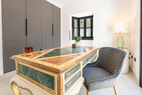 6 bedrooms Villa in Tan Xuan, Vietnam No. 92331 24