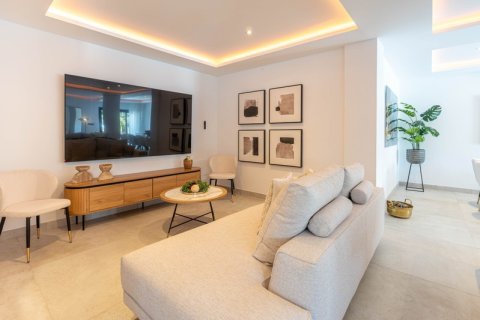 6 bedrooms Villa in Tan Xuan, Vietnam No. 92331 27