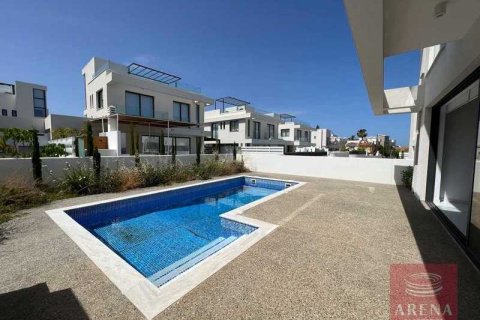 3 bedrooms Villa in Famagusta, Cyprus No. 31292 3