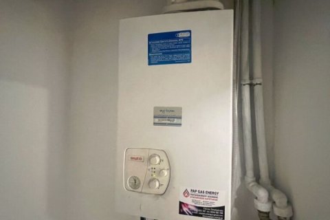 194m² Commercial property en Evosmos, Greece No. 108167 10