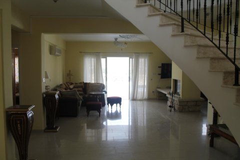 5 bedrooms Villa in Limassol, Cyprus No. 105853 4