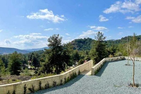 5 bedrooms House in Moniatis, Cyprus No. 29593 8