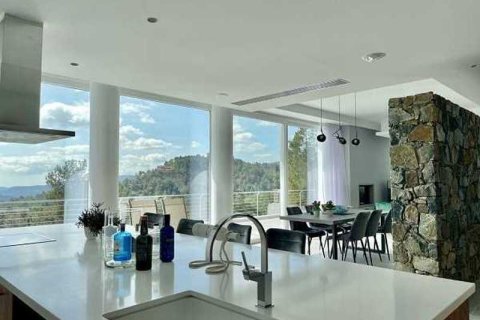 5 bedrooms House in Moniatis, Cyprus No. 29593 6