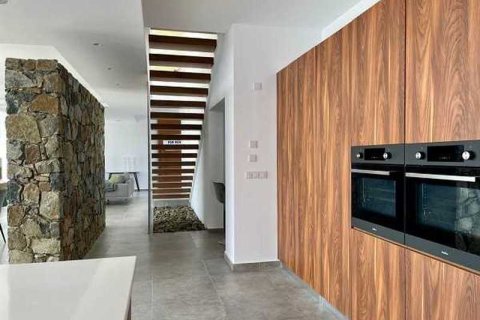 5 bedrooms House in Moniatis, Cyprus No. 29593 7