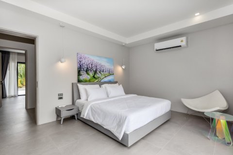 4 bedrooms Villa in Phuket, Thailand No. 87651 16