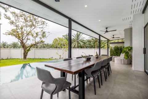 4 bedrooms Villa in Phuket, Thailand No. 87651 5