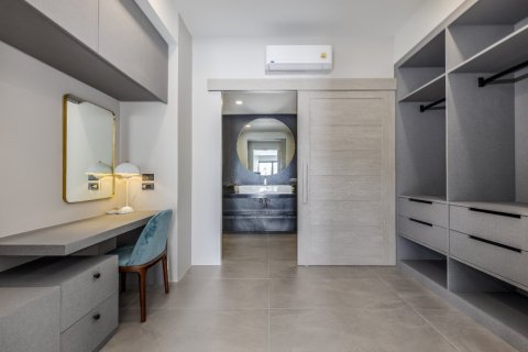 4 bedrooms Villa in Phuket, Thailand No. 87651 20