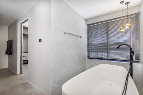 4 bedrooms Villa in Phuket, Thailand No. 87651 21