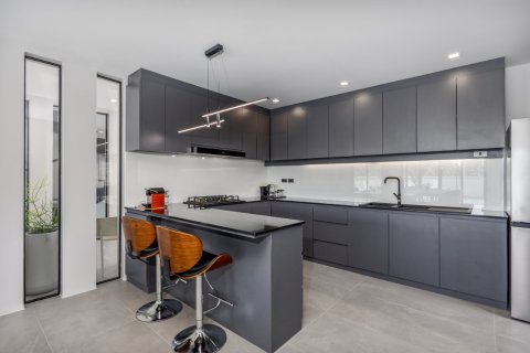 4 bedrooms Villa in Phuket, Thailand No. 87651 8