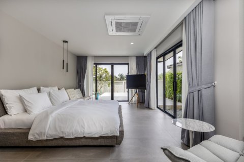4 bedrooms Villa in Phuket, Thailand No. 87651 15