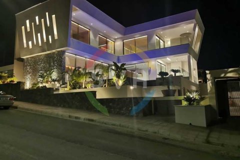 7 bedrooms Villa in Germasogeia, Cyprus No. 79899 1