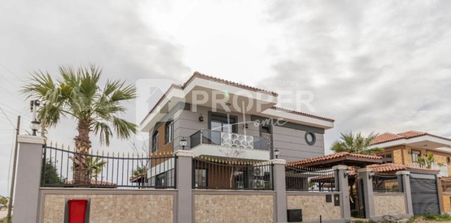 4 rooms Villa in Belek, Turkey No. 13171