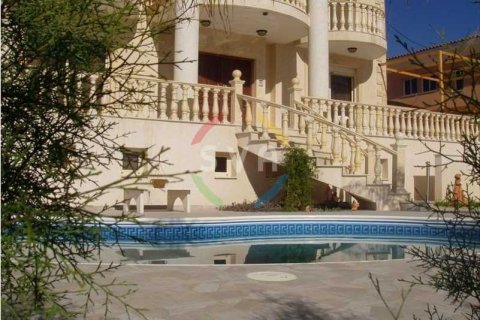 Вилла с 5 спальнями в Лимассол, Кипр №83253 1