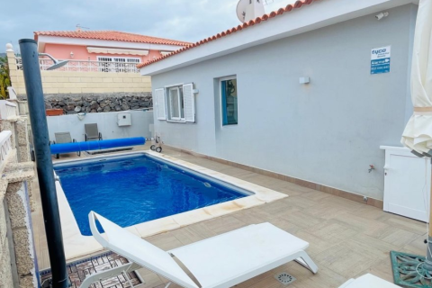 3 bedrooms Bungalow in Callao Salvaje, Spain No. 128297