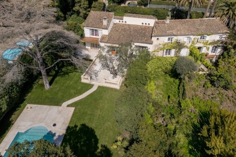 5 bedrooms House in Antibes, France No. 100260 3