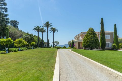 7 bedrooms Villa in Antibes, France No. 68769 5