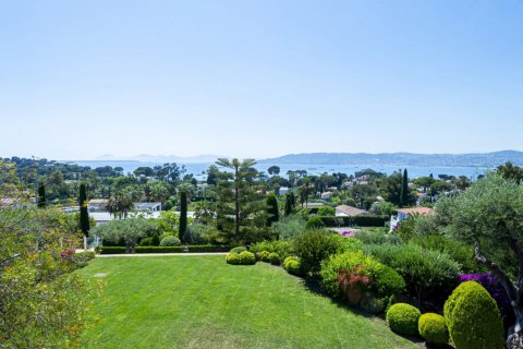7 bedrooms Villa in Antibes, France No. 68769 13