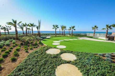 5 bedrooms Villa in Pervolia, Cyprus No. 100402 13