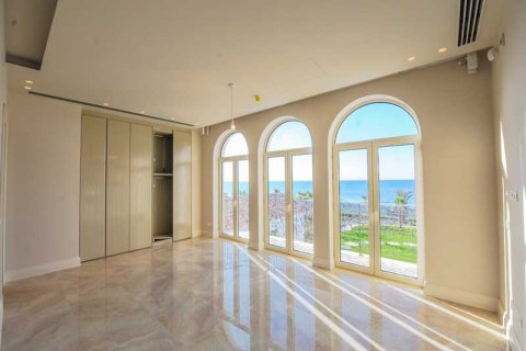 5 bedrooms Villa in Pervolia, Cyprus No. 100402 6