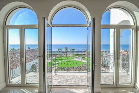 5 bedrooms Villa in Pervolia, Cyprus No. 100402 7