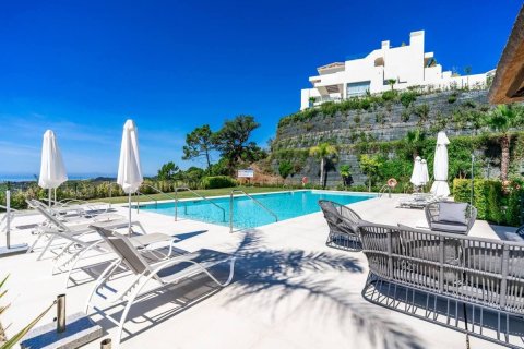 4 bedrooms Apartment in Benahavis, Spain No. 111033