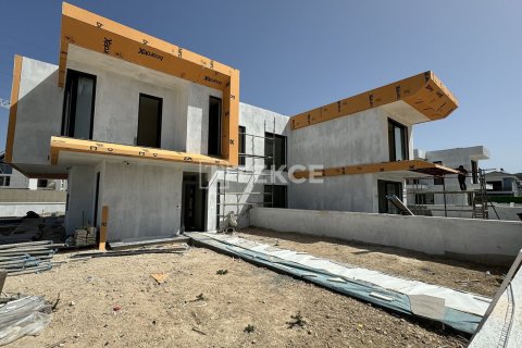 4 dormitorios Villa en Bich Dong, Vietnam No. 21956 9