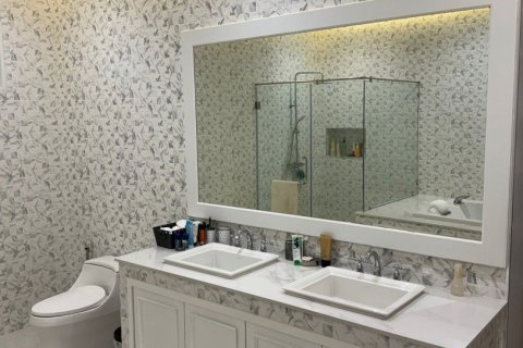 4 bedrooms House in Bangkok, Thailand No. 97435 15