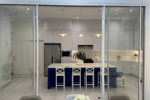4 bedrooms House in Bangkok, Thailand No. 97435 12