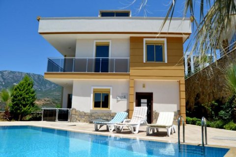 6 habitaciones Villa en Kargicak, Turkey No. 125867