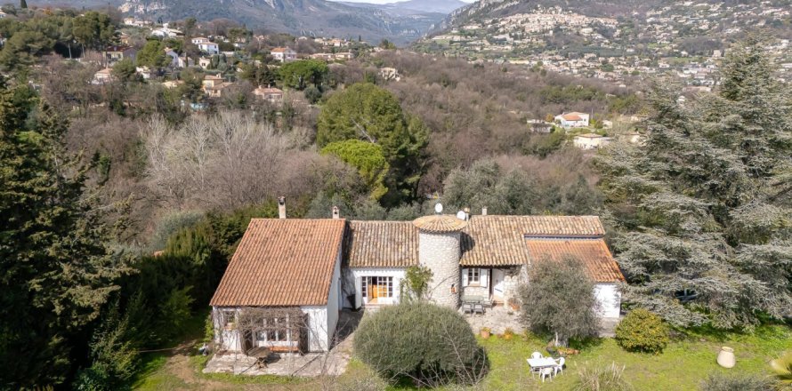 4 bedrooms Villa in La Gaude, France No. 99752