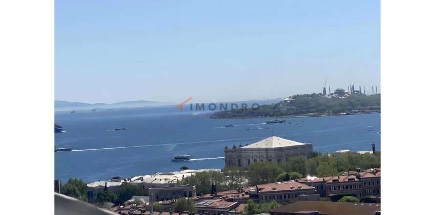 Квартира с 3 спальнями в Бешикташ, Турция №113275