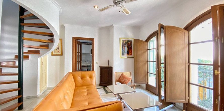 3 bedrooms Duplex in Marbella, Spain No. 92304