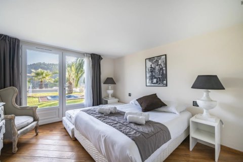 6 bedrooms Villa in Grasse, France No. 83444 7