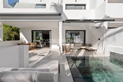 3 dormitorios Penthouse en Estepona, Spain No. 125402