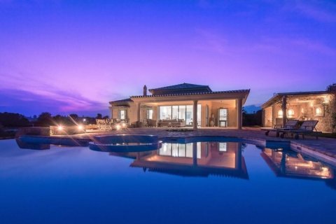 5 bedrooms Villa in Kranidi, Greece No. 108432 1