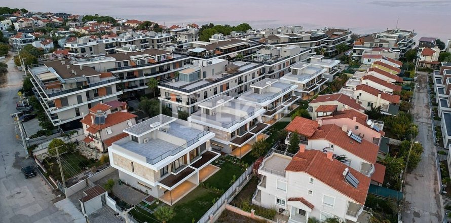 4 bedrooms Villa in Urla, Turkey No. 120753