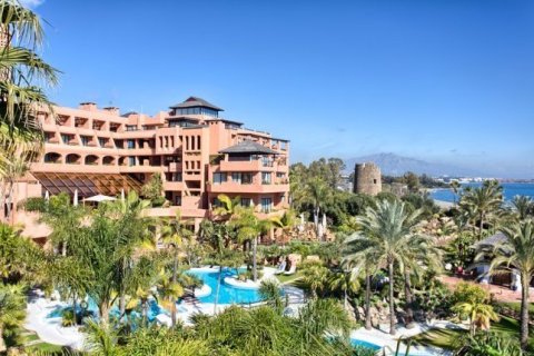 3 bedrooms Apartment in Estepona, Spain No. 25171
