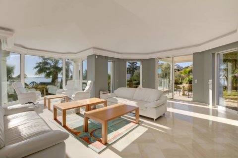 6 bedrooms House in Vallauris, France No. 75401 6